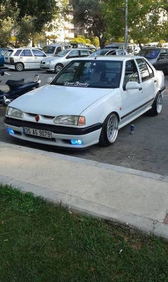 Renault 19